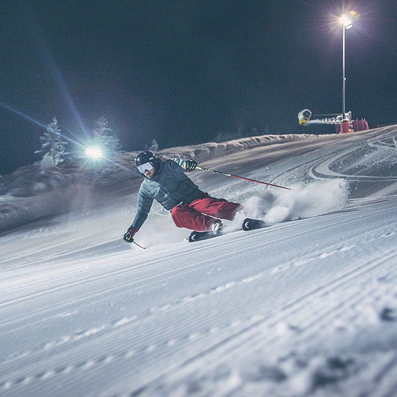 Nachtskifahren im Skigebiet 3 Zinne